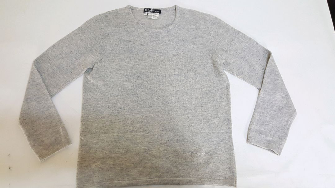 페라가모 연회색 울/캐시미어 여성 라운드 넥 니트--5