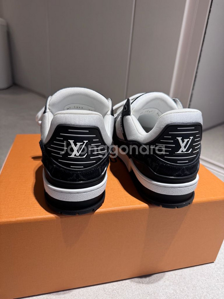 루이비통 LV 트레이너 블랙--2