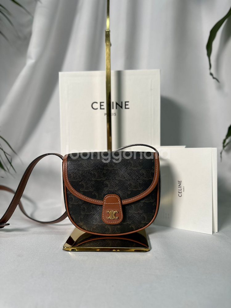 [정품]셀린느 트리옹프 미니베사체--3