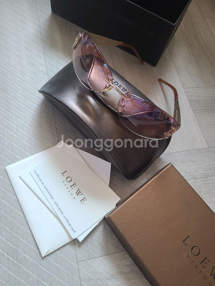 로에베 선글라스 판매합니다.--0