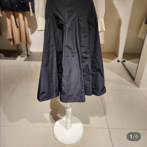 deco 데코 플레어 스커트 s (정가 50만원) 마쥬