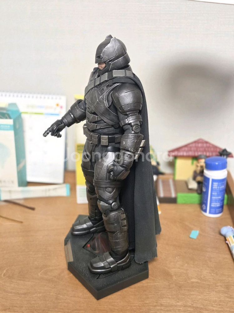 핫토이 아머드 배트맨 판매 합니다--3