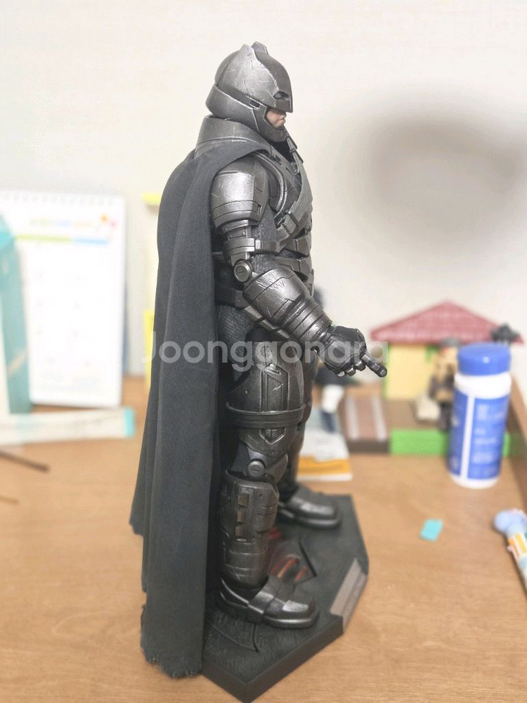 핫토이 아머드 배트맨 판매 합니다--4