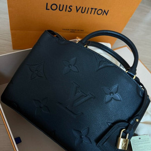 루이비통 쁘띠뜨 팔레 쁘띠드 팔레 블랙 새상품급