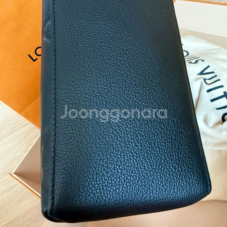 루이비통 쁘띠뜨 팔레 쁘띠드 팔레 블랙 새상품급--1