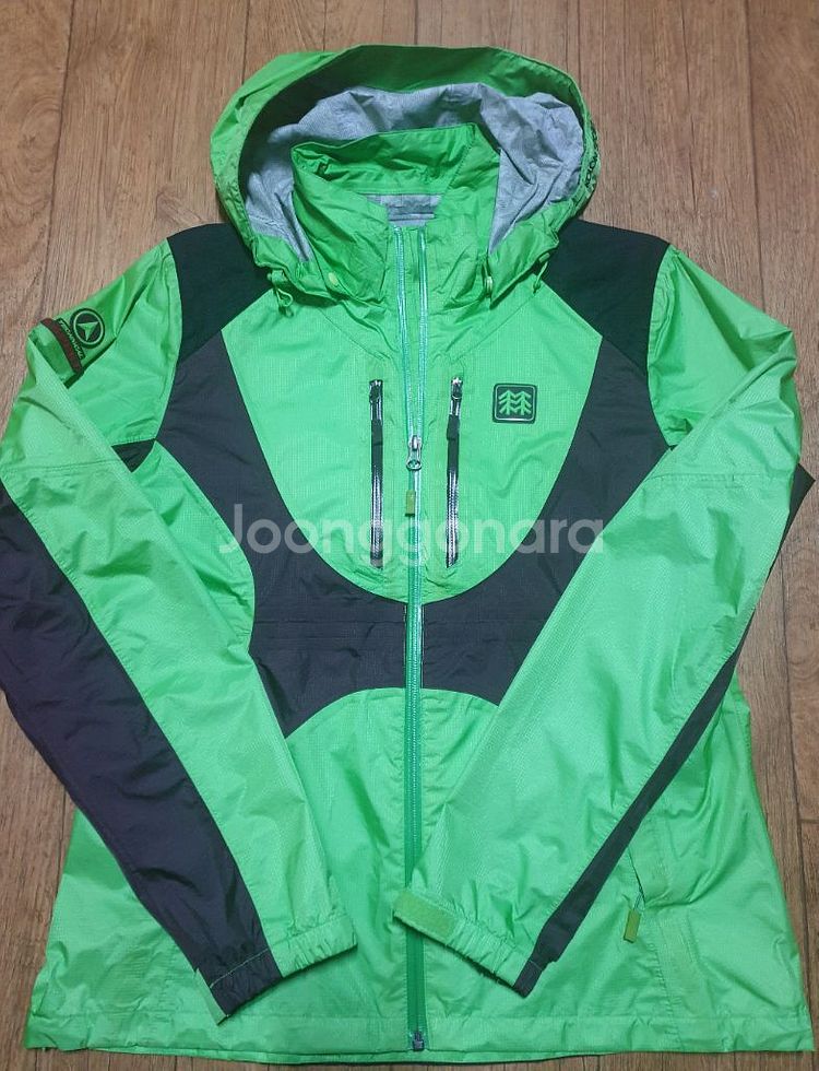 코오롱 아웃도어 바람막이 95 사이즈입니다--1
