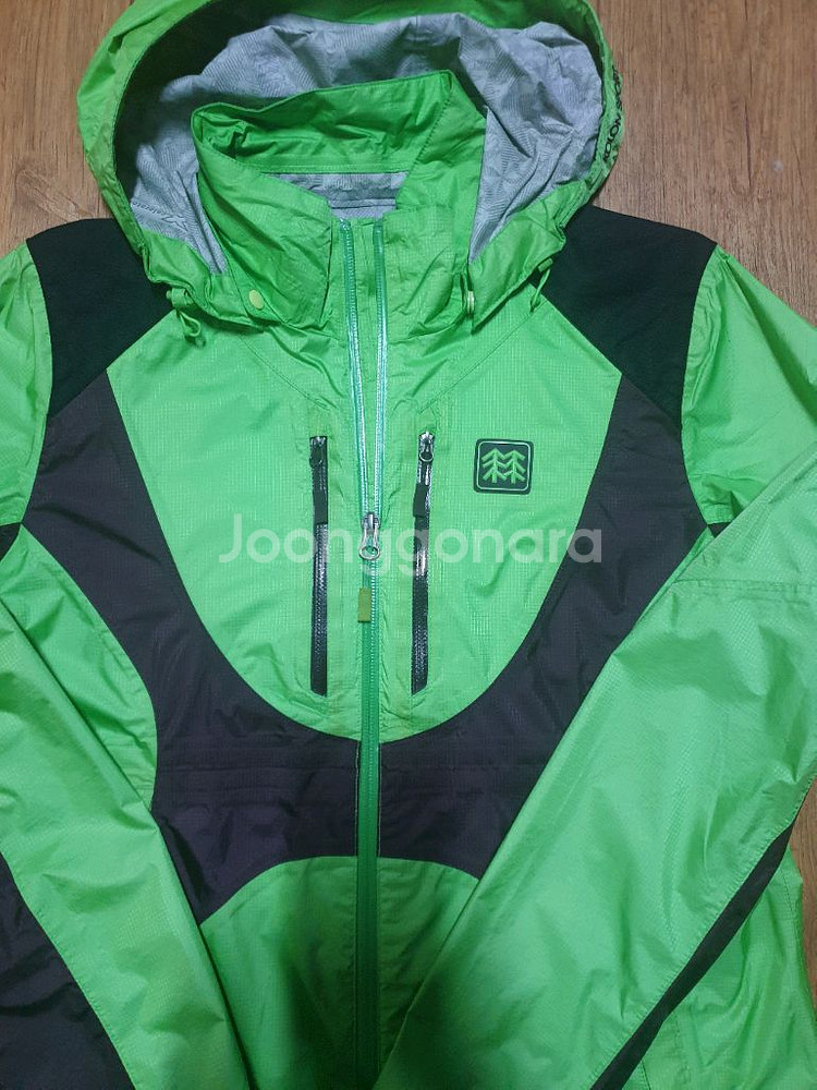 코오롱 아웃도어 바람막이 95 사이즈입니다--2