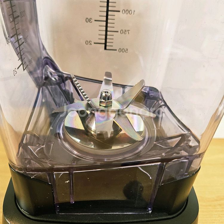 쿠쿠 몬스터 블렌더 믹서기 CFM-E201XB--1