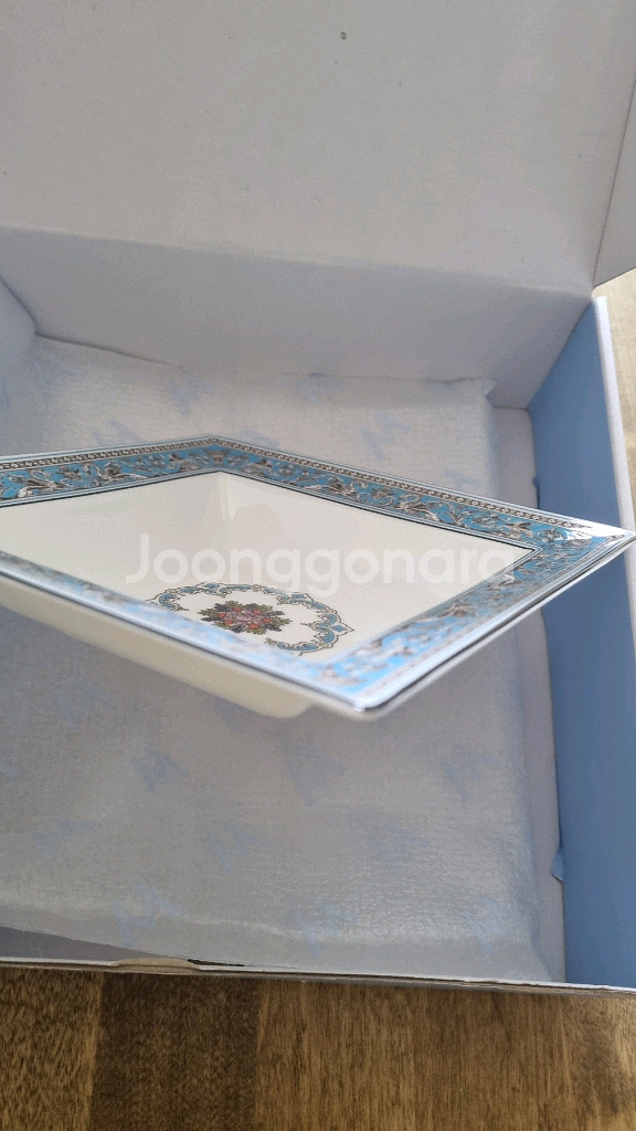 웨지우드 터콰즈 사각볼 16센치--3