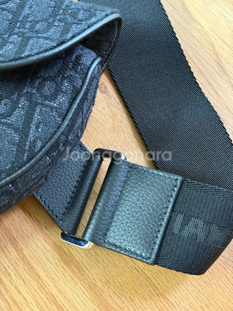 디올 옴므 새들백--8