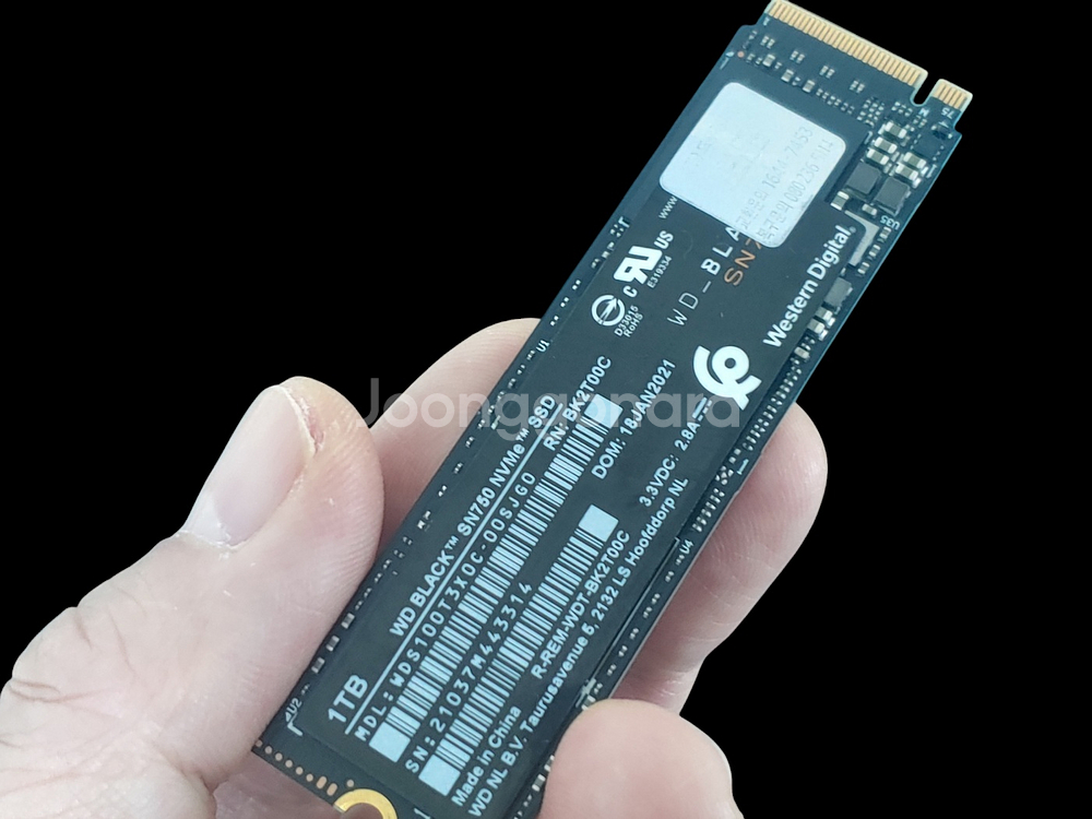정품 WD BLACK M.2 NVMe SSD 1TB--3
