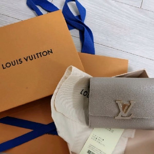 루이비통 카퓌신xs 월렛