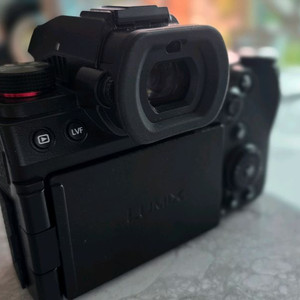 루믹스 s5m2 + 20-60mm 렌즈 + 틸타케이지