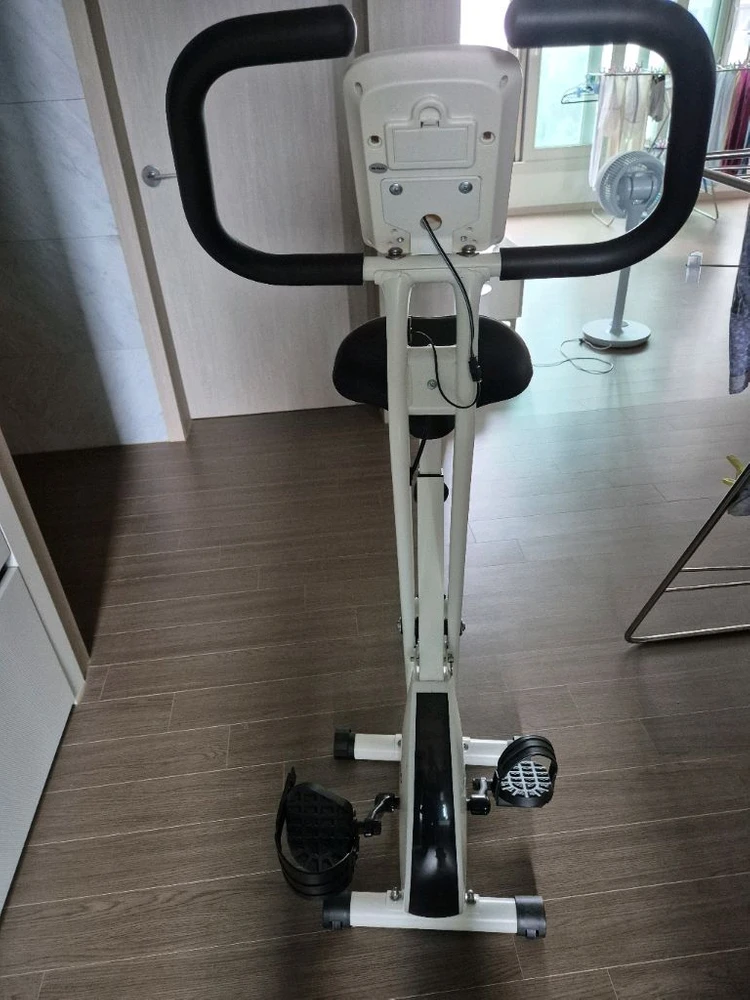 접이식 실내용 고정식 자전거 이미지