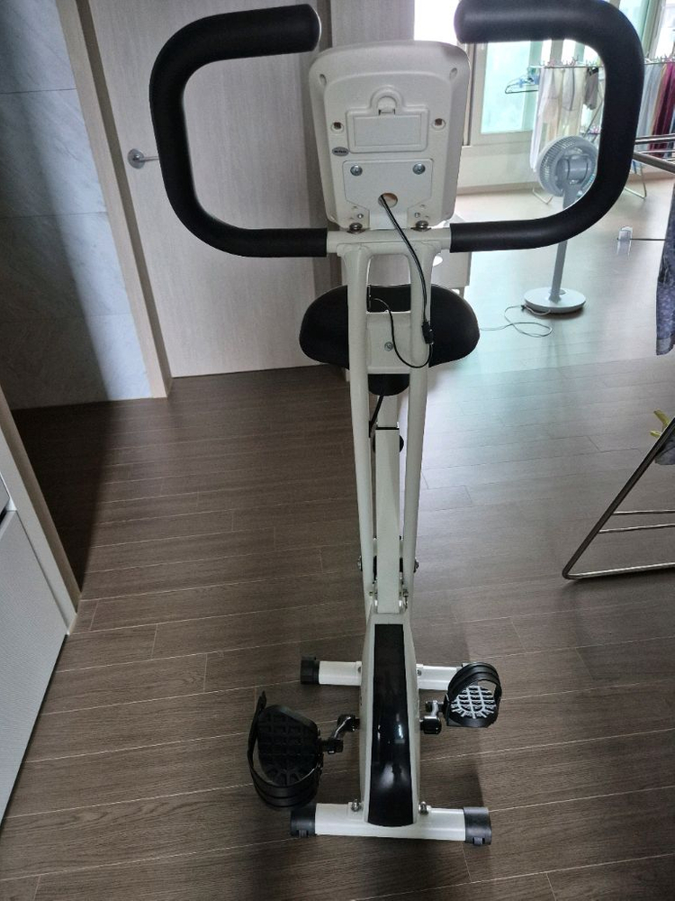 접이식 실내용 고정식 자전거 이미지