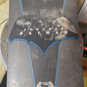 핫토이 아머드 배트맨 판매 합니다