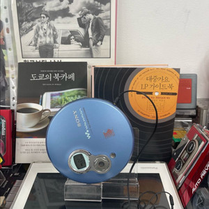 CD플레이어 작동품:Sony(이어폰 포함)