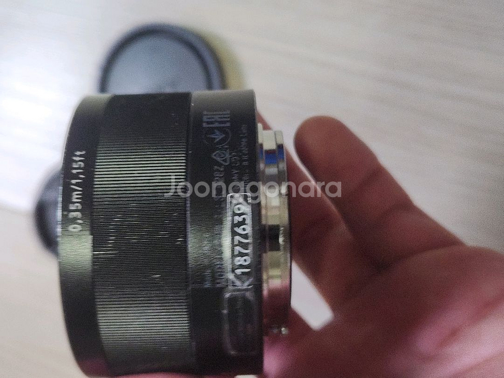 소니 FE 35mm f2.8 칼짜이즈 팬케잌 풀프레임--1