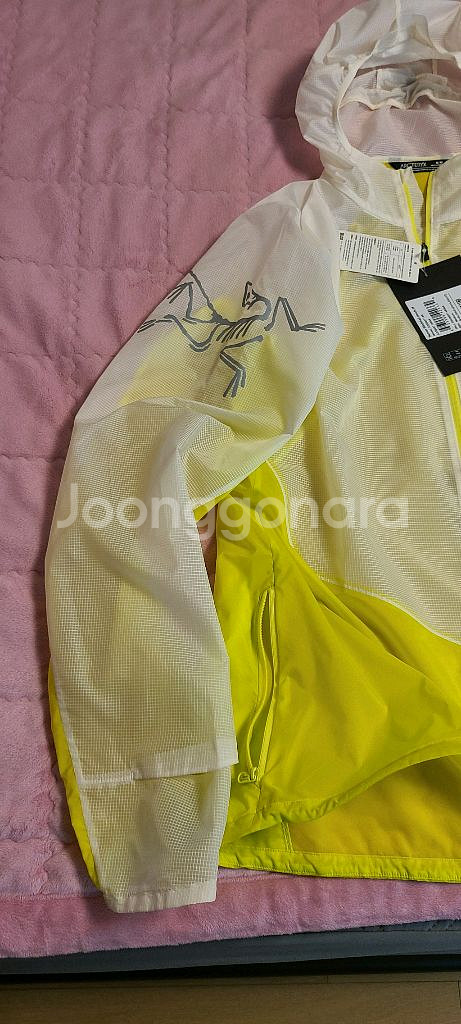 아크테릭스 노반 윈드쉘 팝니다 새상품--4