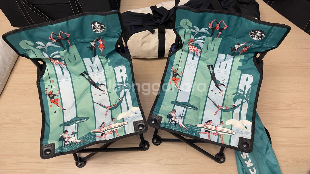 스타벅스 썸머 폴딩체어 싸게 2세트 팔아요~!! @@--0