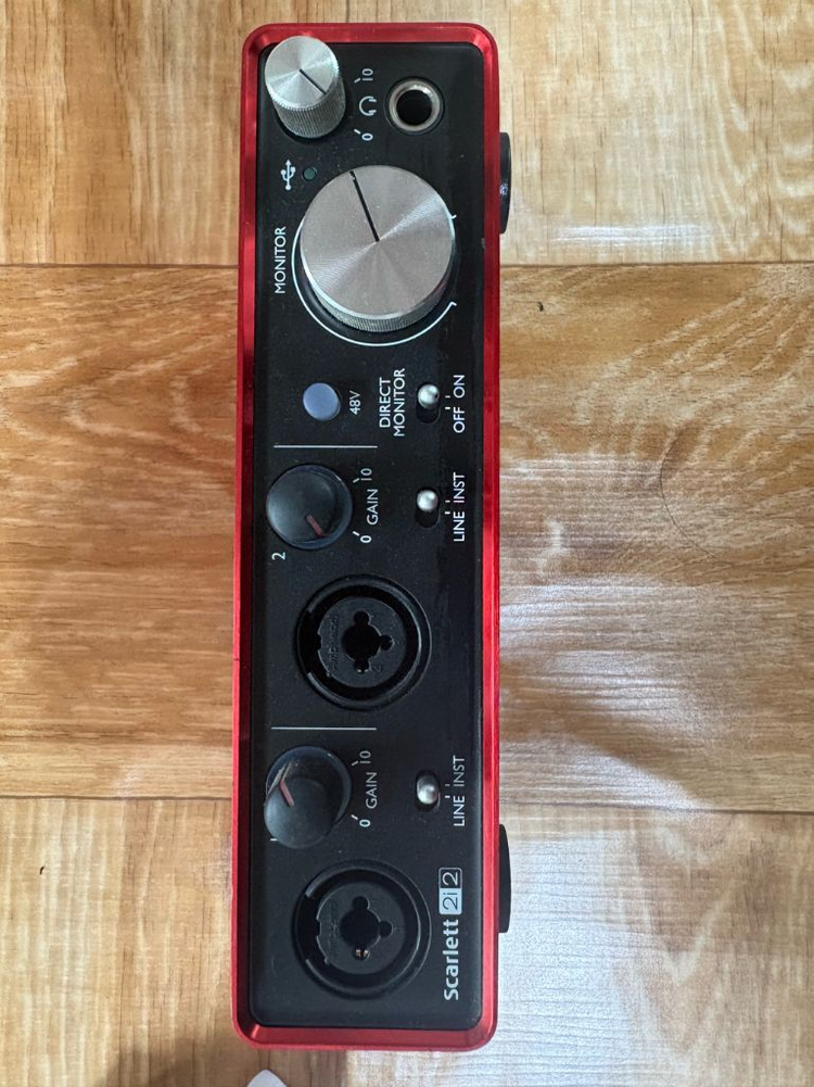 Focusrite Scarlett 2i2 오디오 인터페 이미지