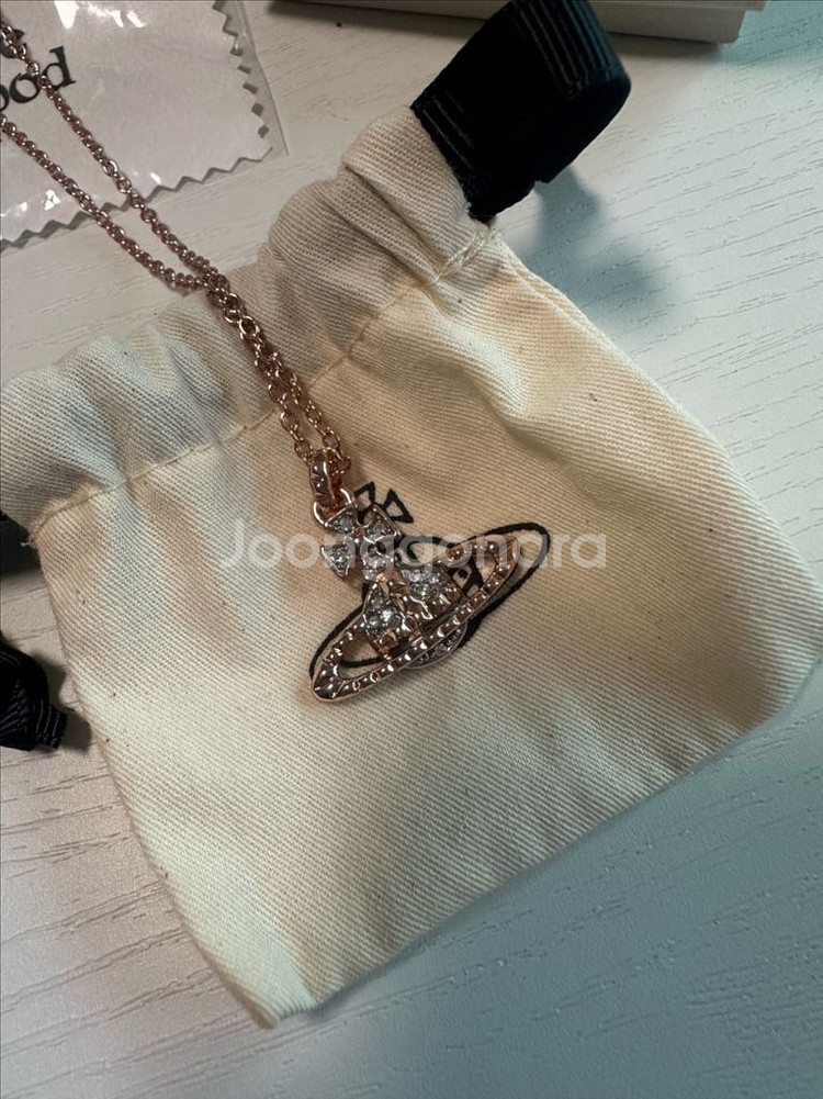 비비안 웨스트우드 목걸이 로즈골드 새제품--1