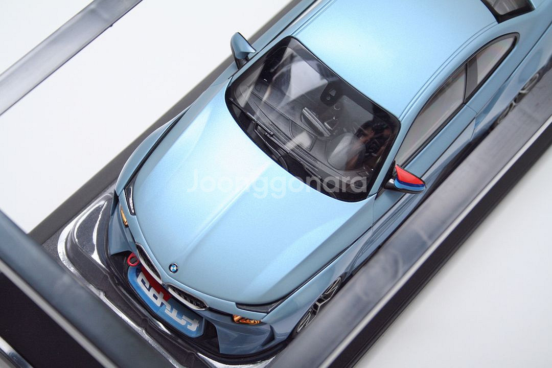 BMW 1:18 다이캐스트 2002오마쥬 컨셉트--1