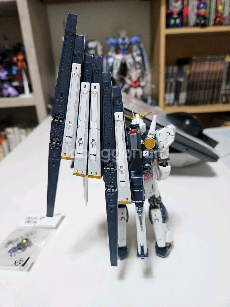 rg 뉴건담 티타늄 피니쉬 + 메탈프레임 가조립--1