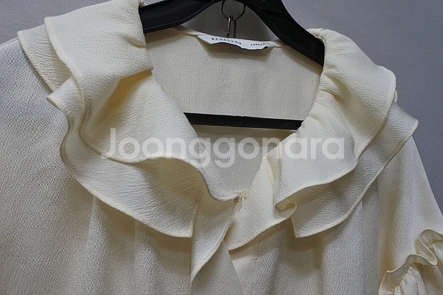 레니본 레이어드 프릴 블라우스 55-66--1