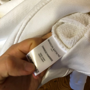 메종키츠네 트라이앵글 폭스 로고 맨투맨