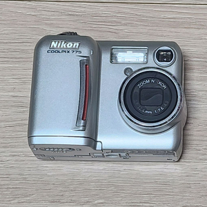 니콘 쿨픽스 775 빈티지 디카