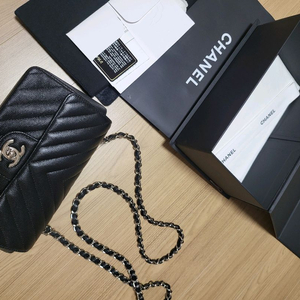 샤넬 뉴미니 캐비어 쉐브론