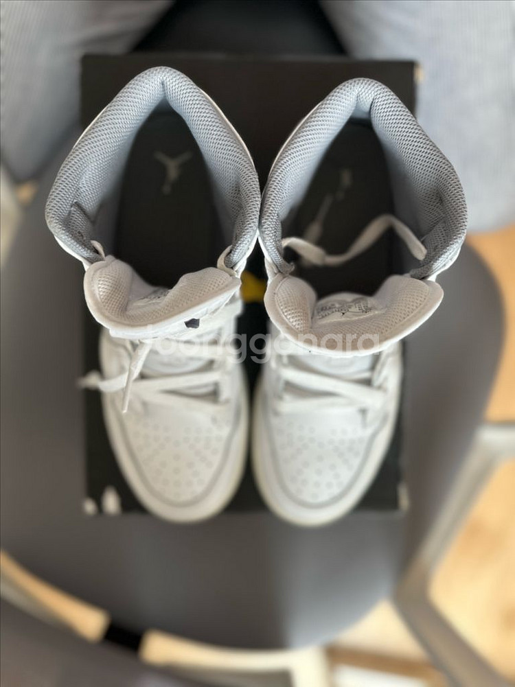 [245]조던1 미드 화이트 스텔스--5