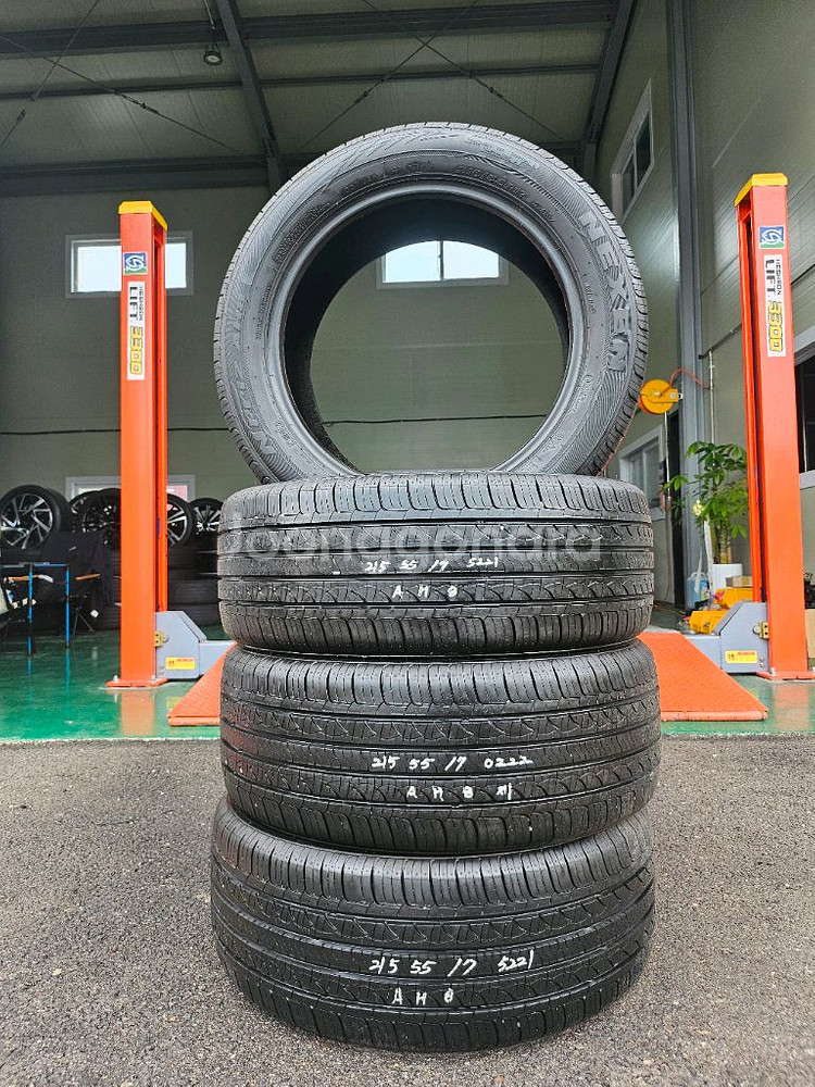 215 55 17 넥센 엔프리즈 타이어 한대분 판매--0