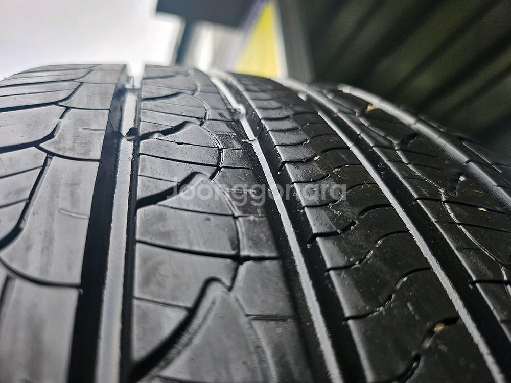 215 55 17 넥센 엔프리즈 타이어 한대분 판매--2