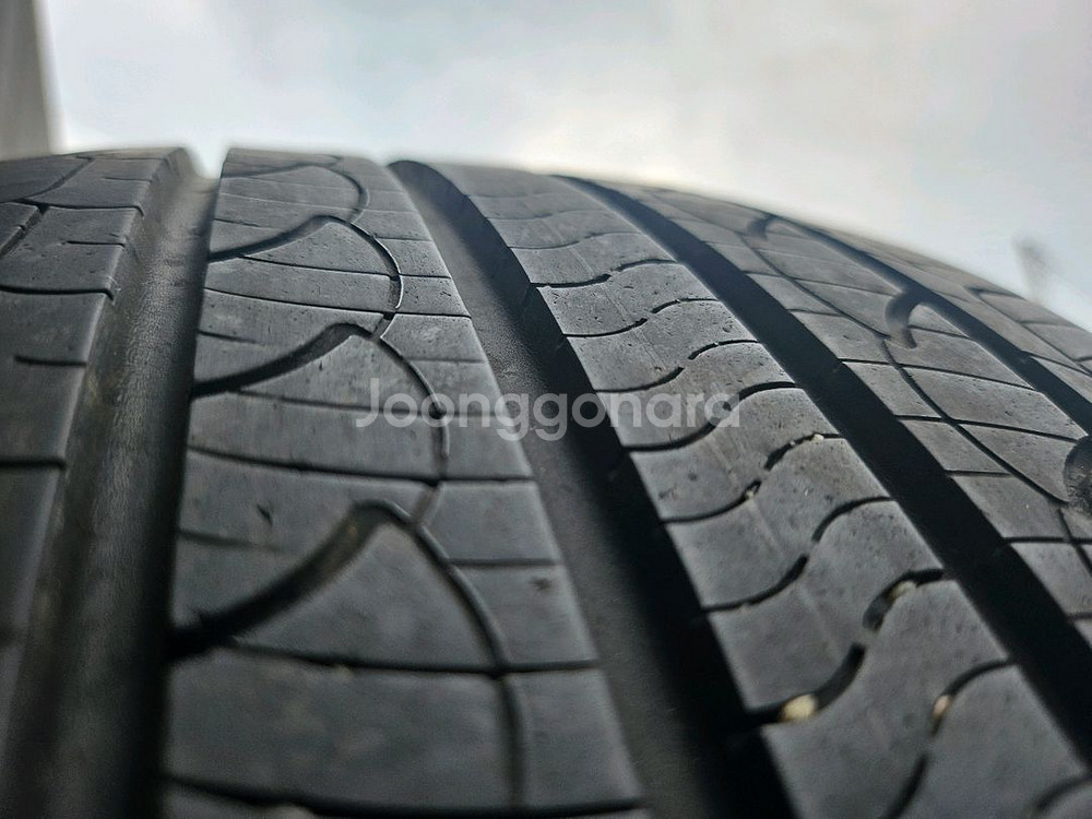 215 55 17 넥센 엔프리즈 타이어 한대분 판매--3