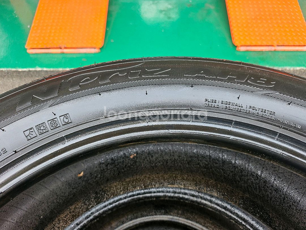 215 55 17 넥센 엔프리즈 타이어 한대분 판매--5