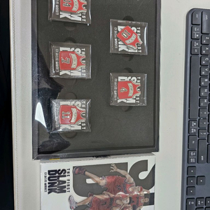 더 퍼스트 슬램덩크dvd 미개봉 유니폼 뱃지 세트