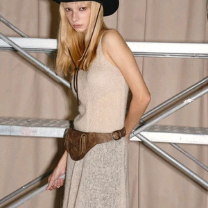 새상품-SAND MUSEUM 브라운 힙색