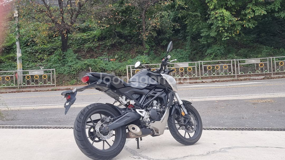 혼다 cb125r 19년식/2만천키로수/급매--6