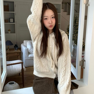 리리수 Ollie Cable Cardigan