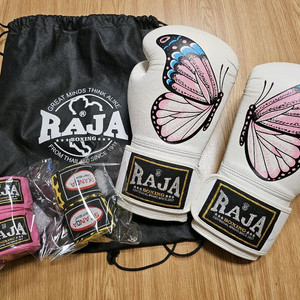 라자 무에타이 킥복싱 8온스 글러브 판매합니다.