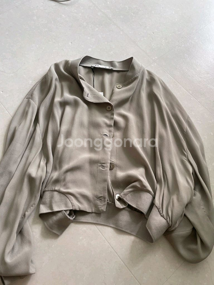 자라 크롭 블라우스 회색--0