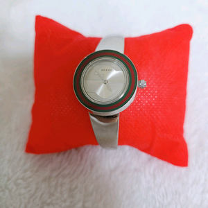 구찌 정품 129.5 시그니처 로고 뱅글 명품시계