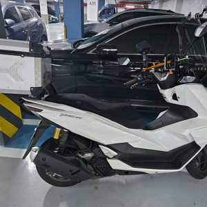 pcx25년식 한달댄건 풀옵 3000키로 기스없음