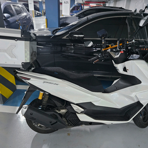 pcx25년식 한달댄건 풀옵 3000키로 기스없음