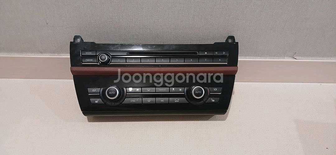 BMW F10 5시리즈(520D) 공조기 패널--1