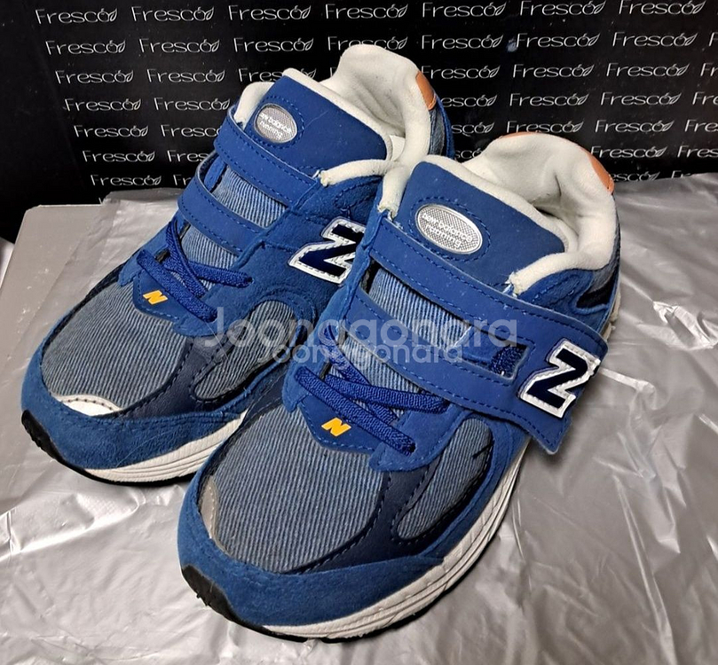 뉴발란스키즈 2002r 운동화블루 185사이즈--2