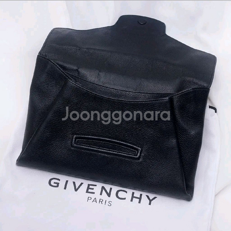 지방시 안티고나 엔벨로프 블랙 미디움 클러치백--3