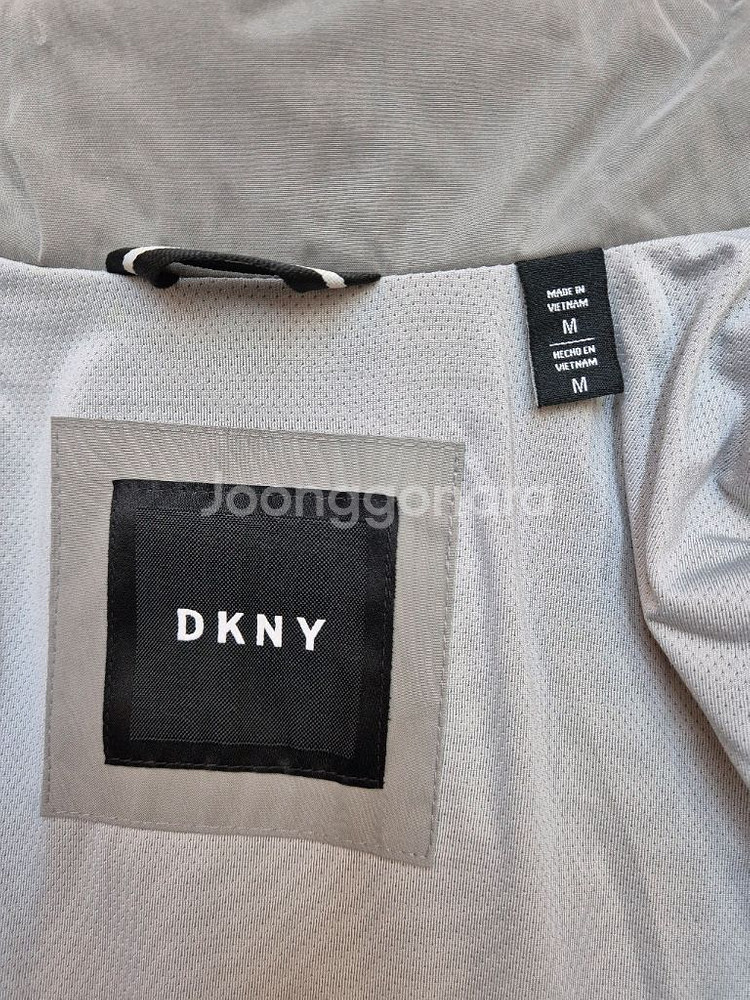 DKNY 바람막이 M사이즈 판매합니다. 은은한 회색톤이--2